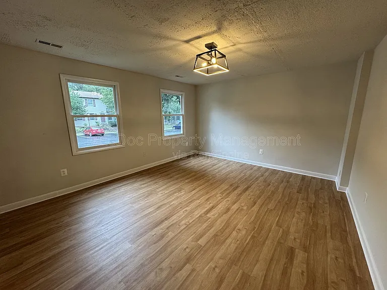 5140 Redbud Rd — Photo 3