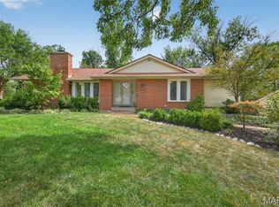 494 Manorcrest Ln, Ballwin, MO 63011