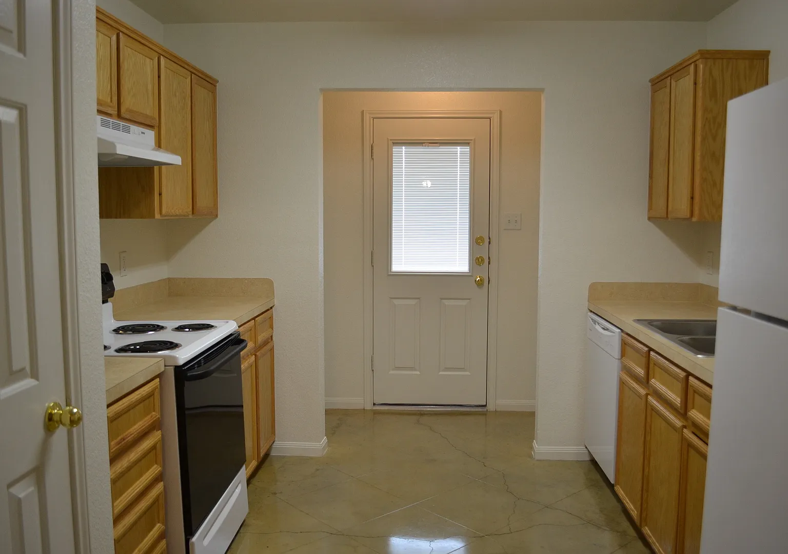 925 Maplewood — Photo 4