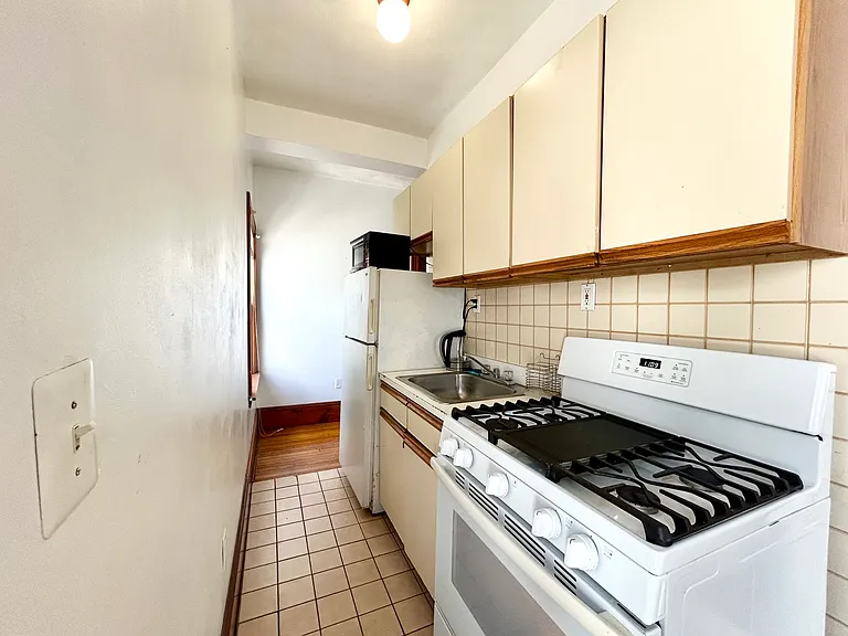 32B Linden St — Photo 5
