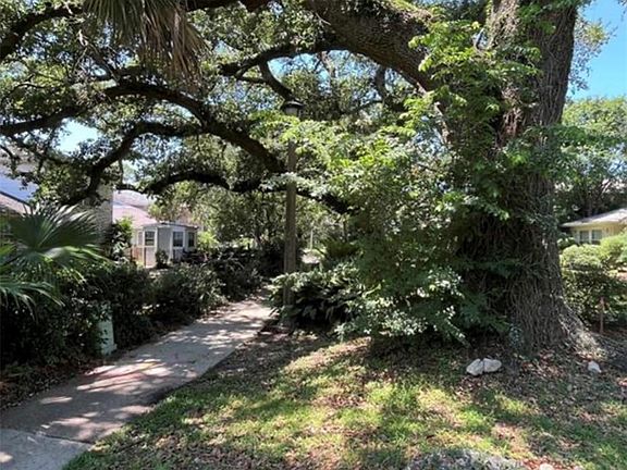 4th image of 77 Egret St
