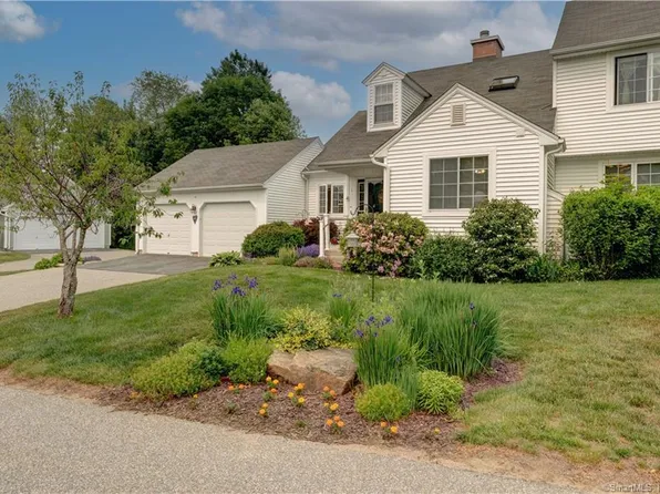 4 Mohegan Square #4, Mansfield, CT 06250