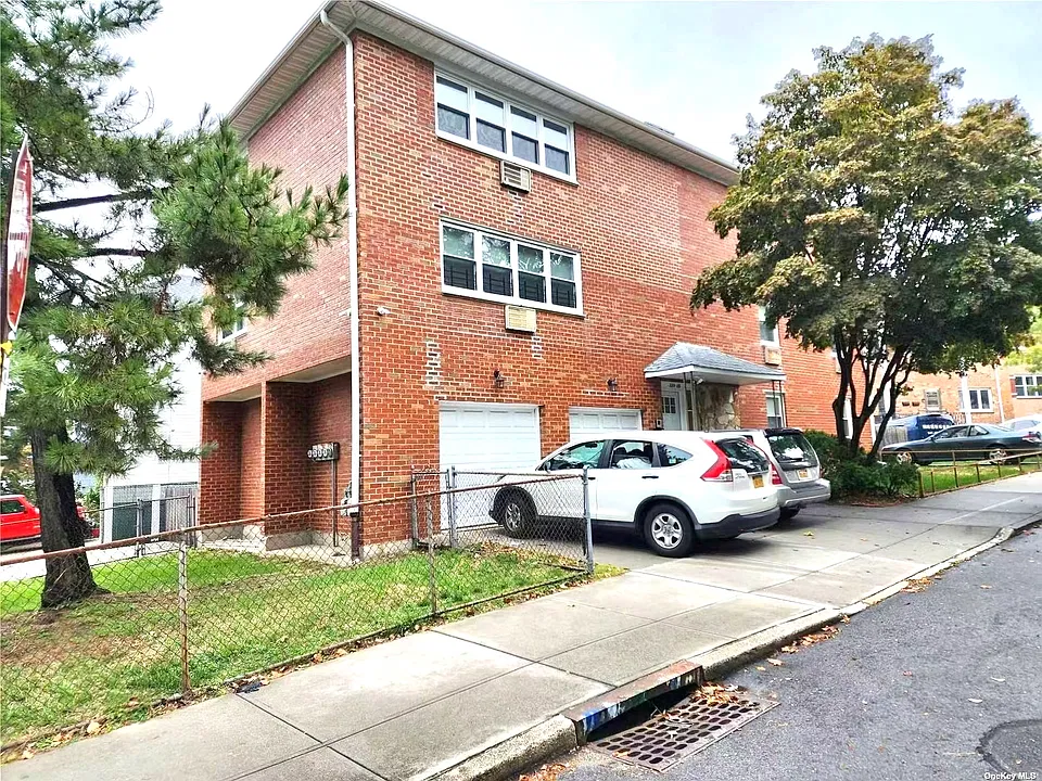 23919 66th Ave #2