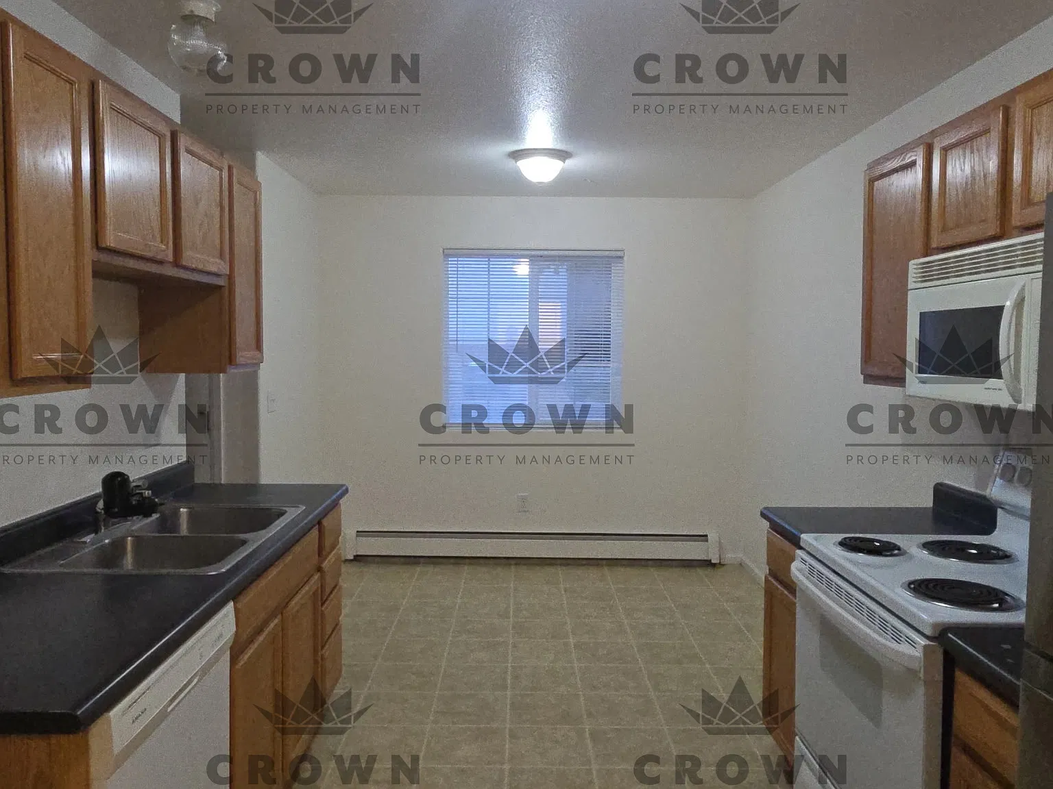 1216 Taft Ave — Photo 4