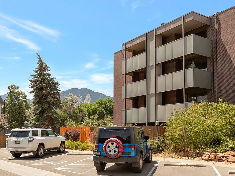 2227 Canyon Blvd #201-A201 — Photo 1