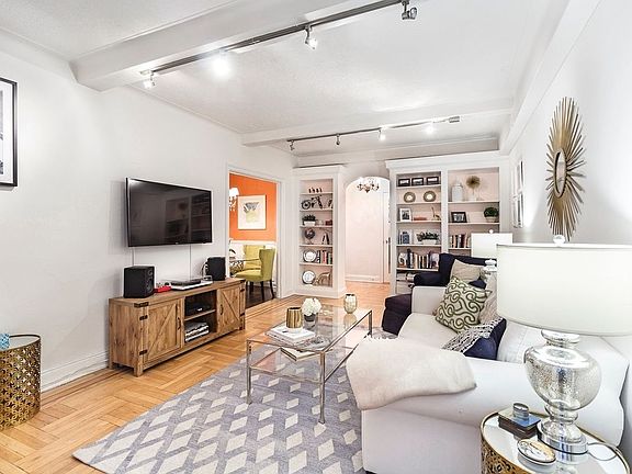 2nd image of 110 W 86th St APT 4E