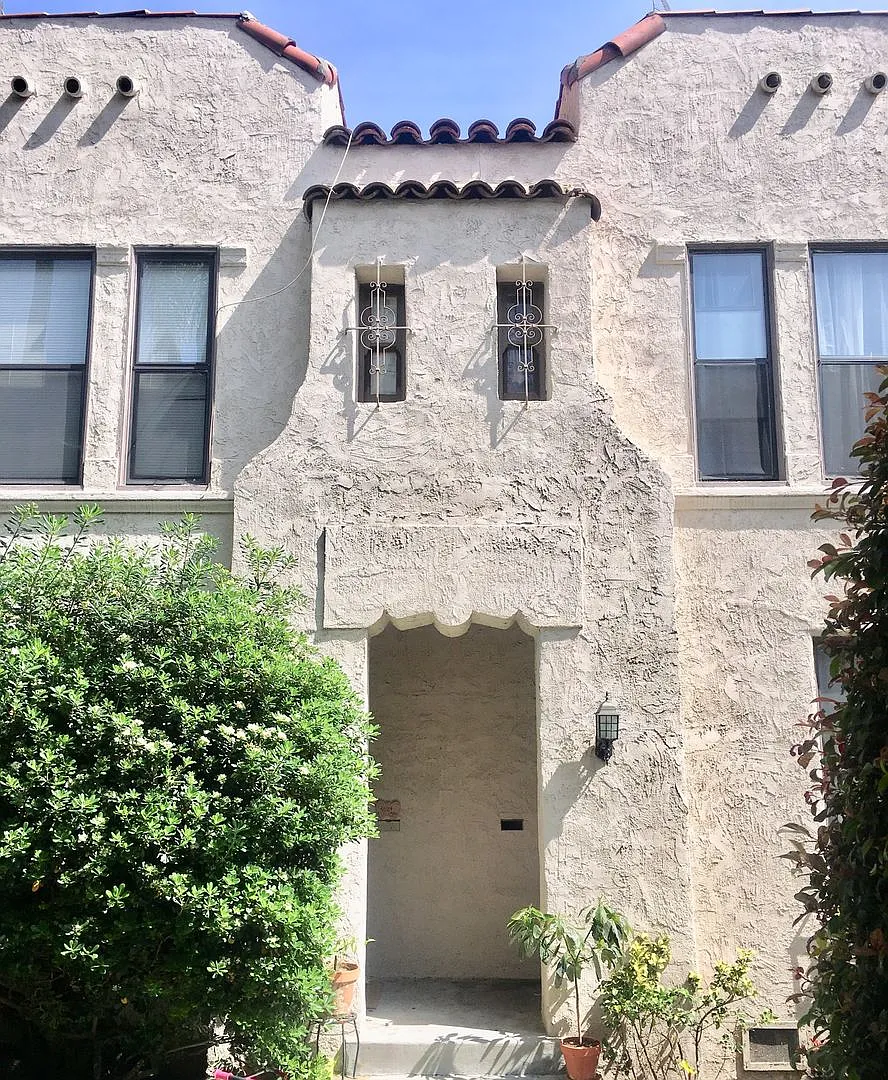 4524 Edgewood Place — Photo 1