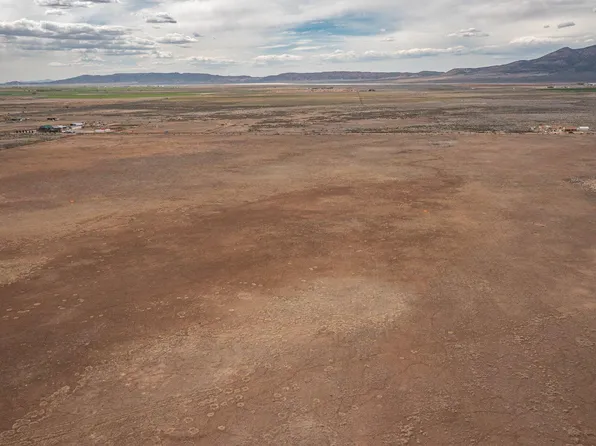 On 800 West Rd, Parowan, UT 84761