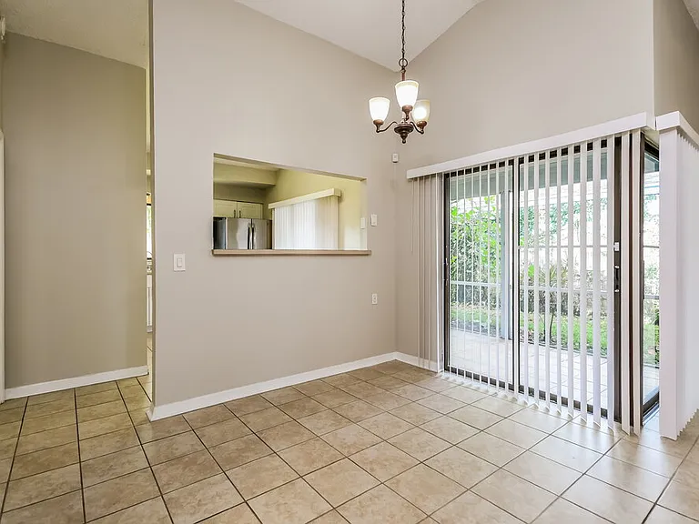 11389 Darlington Dr — Photo 6