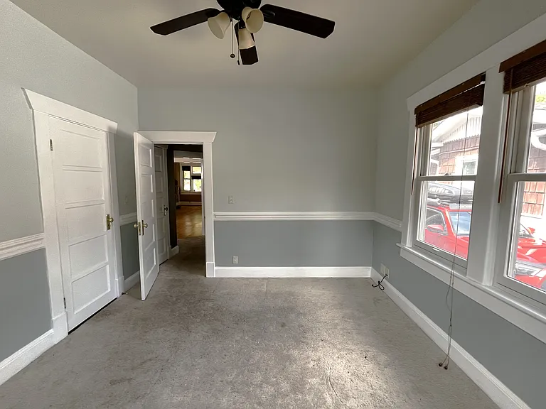917 Gates Ave — Photo 18