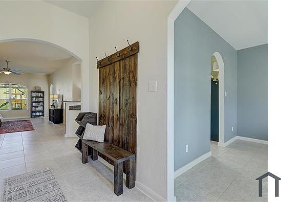 3rd image of 1805 Persimmon Dr