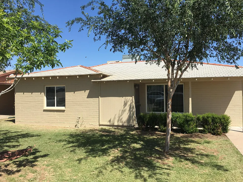 1938 E Mitchell Dr