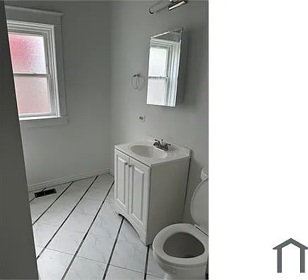 4 bed, $2,600 — Photo 2