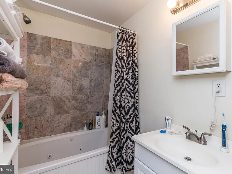 619 S 16th St #3R — Photo 7