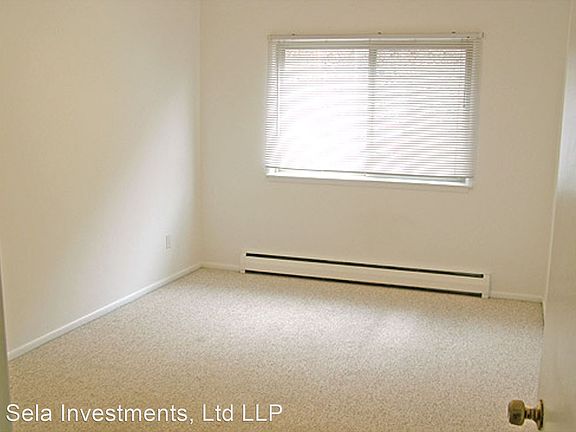 4th image of 1565 Saint Paul Ave APT 3