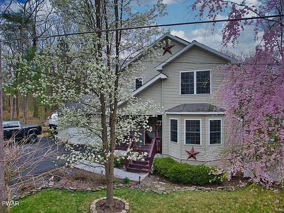 3rd image of 111 Onandaga Rd