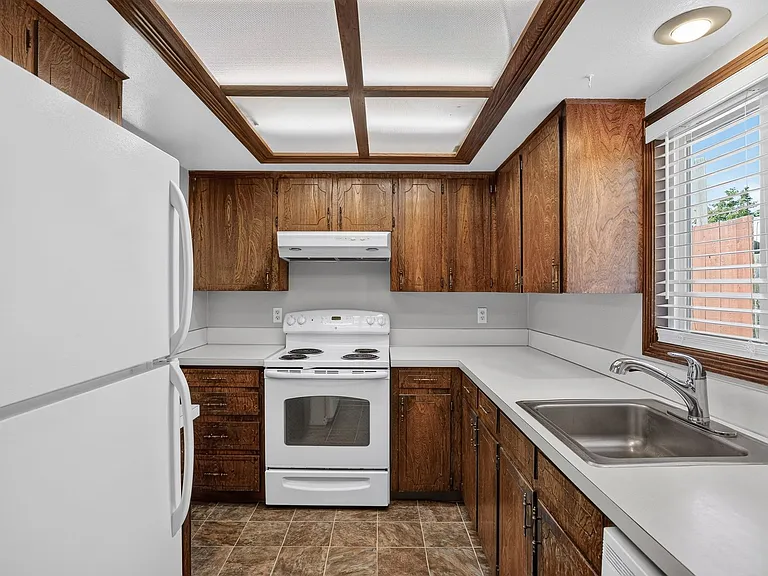 785 SW Bella Vista Pl — Photo 9
