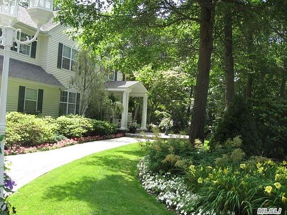 3rd image of 5 Surrey Ln