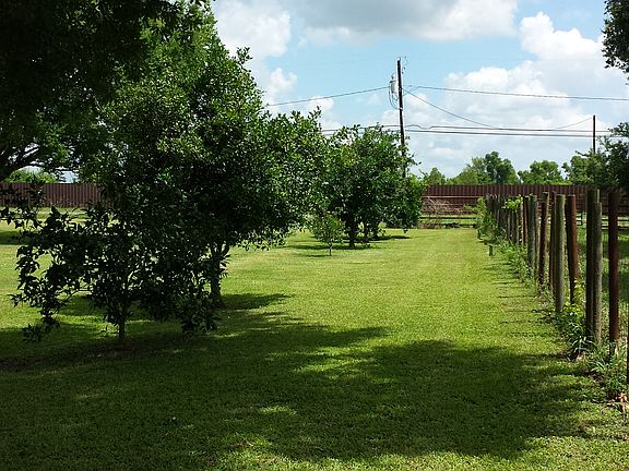 3rd image of 326 Lake Long Dr