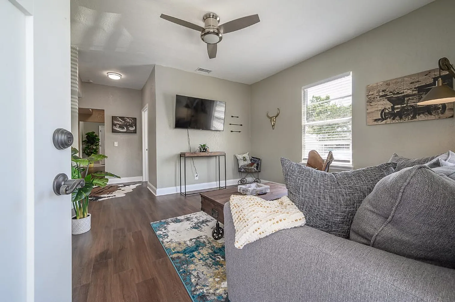 1 bed, 1.0 bath, 602 sqft, $3,315 — Photo 1