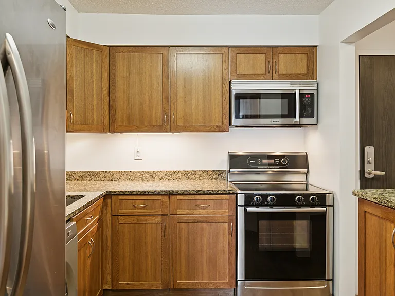 78 10th St E #806 — Photo 13