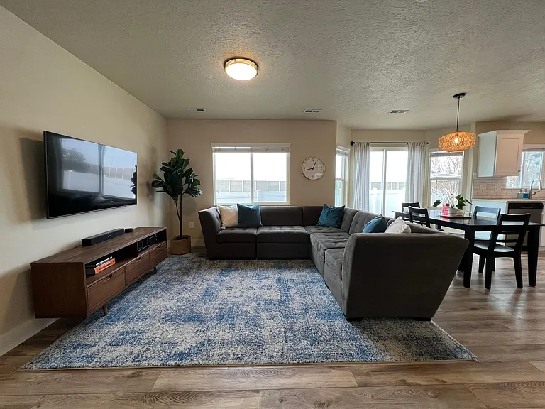 1043 N 740 W — Photo 3