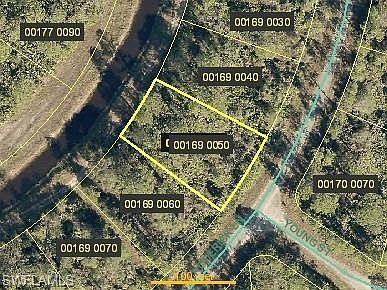 2nd image of 1947 Roderick Ln