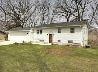 108 Cedar Dr, Waverly, IA 50677