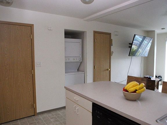 4th image of 461 NE Morton St #1B