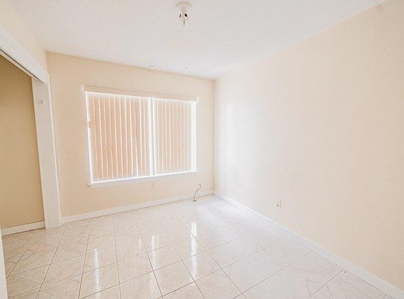 4th image of 1917 Harvey Dr