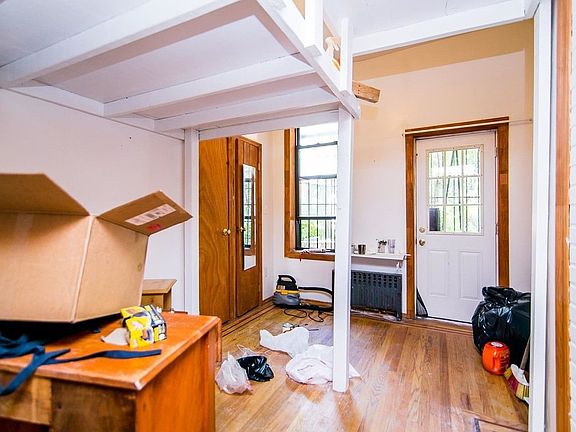 2nd image of 179 Jefferson St APT 1L