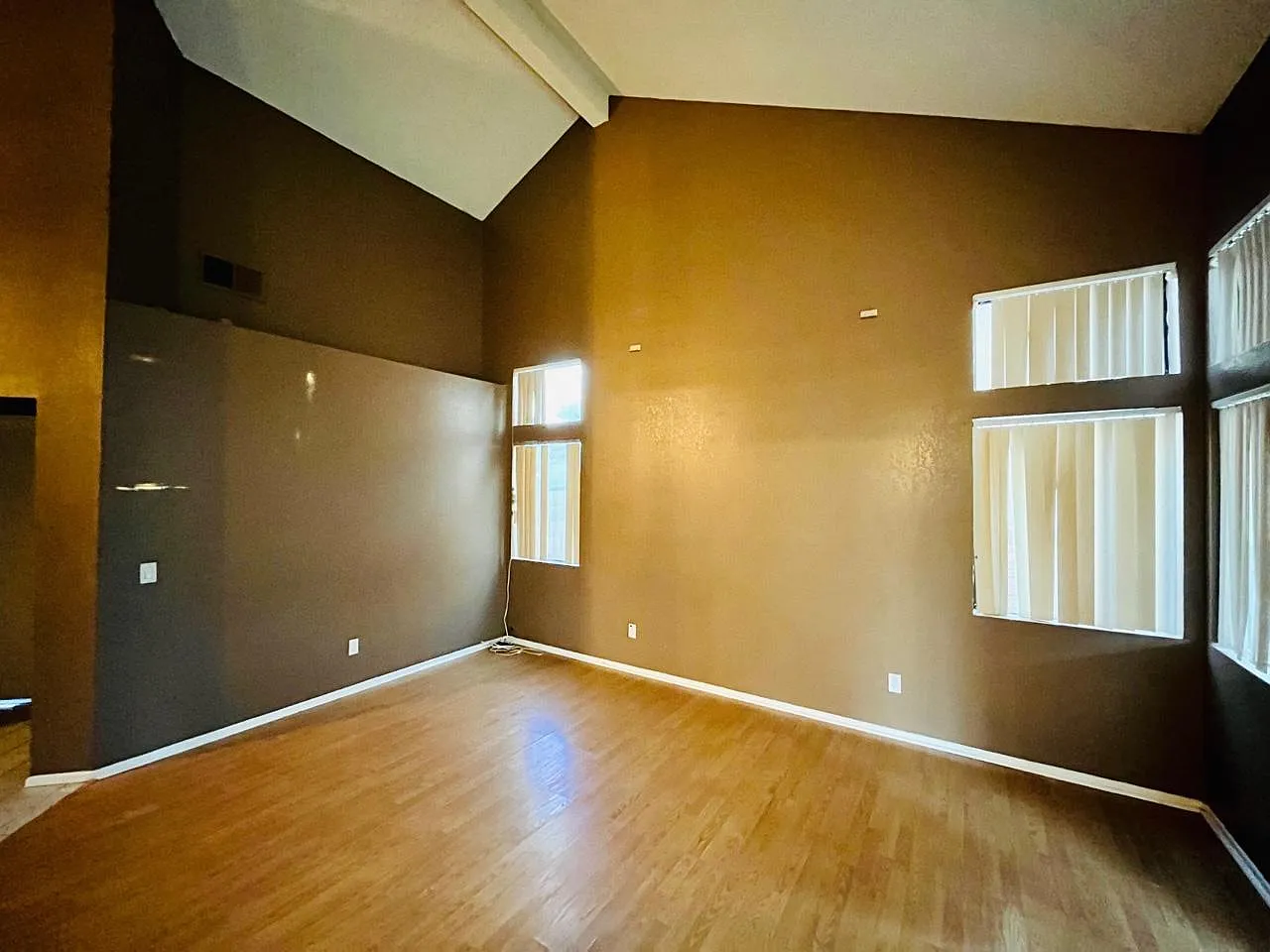 4 bed, 1928 sqft, $2,799 — Photo 4