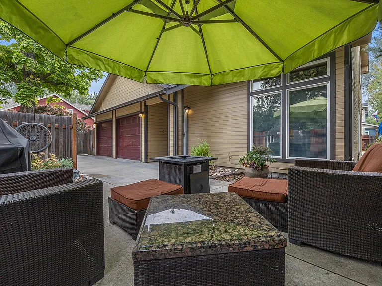 3071 W Breneman St — Photo 32