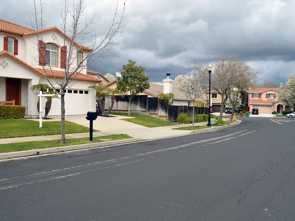 2nd image of 2401 Positano Ave