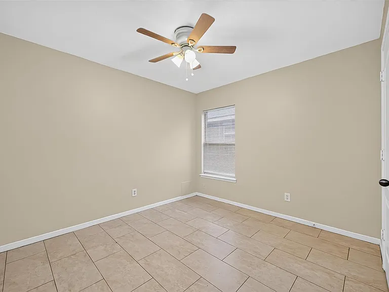 17230 Hollow Sands Ct — Photo 9