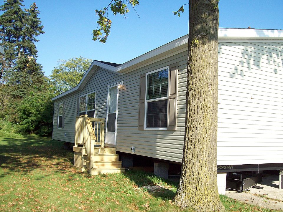 1st image of 49684 Au Lac Dr W