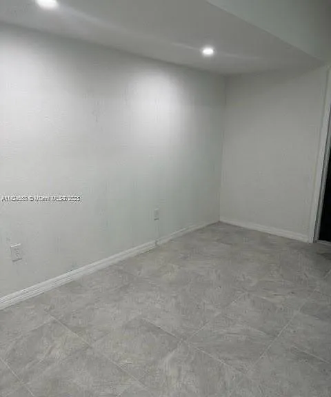 9860 SW 161st Ave — Photo 5