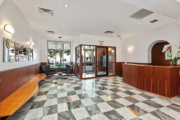 Rented by REAL New York | media 21