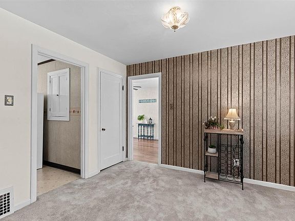 4th image of 10360 Saint Joan Ln