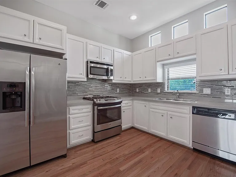7650 Springhill St #603 — Photo 9