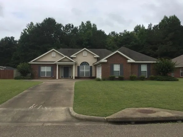 1202 Cotton Lakes Blvd, Wetumpka, AL 36092