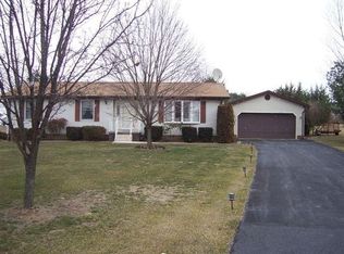 60 Marguerite Dr, Toms Brook, VA 22660