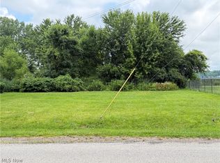 2399 Lakeside Dr, Lakemore, OH 44250