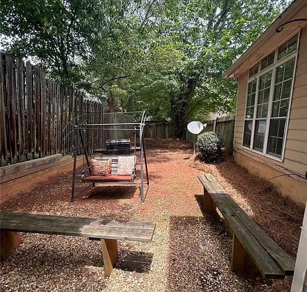 1089 Ashbury Dr — Photo 12