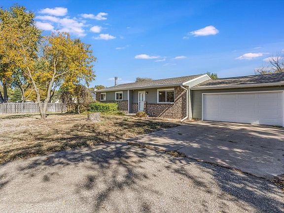 3rd image of 8124 S Millsap Dr