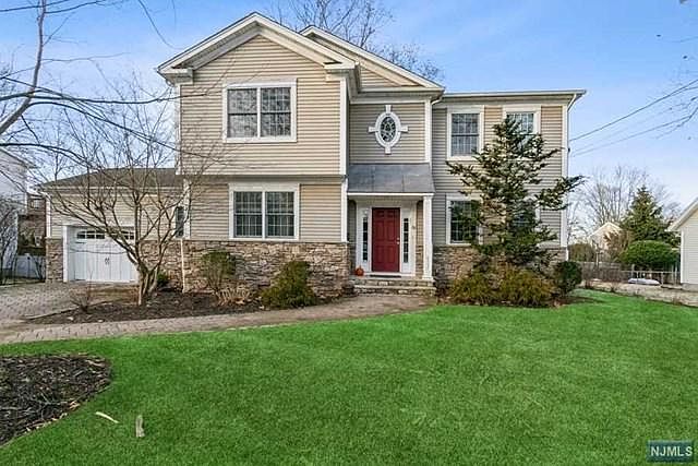 1st image of 28 Douglas Dr