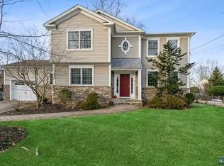 28 Douglas Dr, Cresskill, NJ 07626