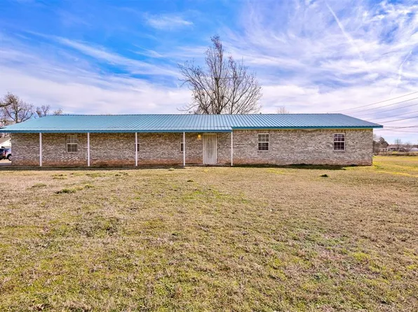 328 N 9th St, Chickasha, OK 73018