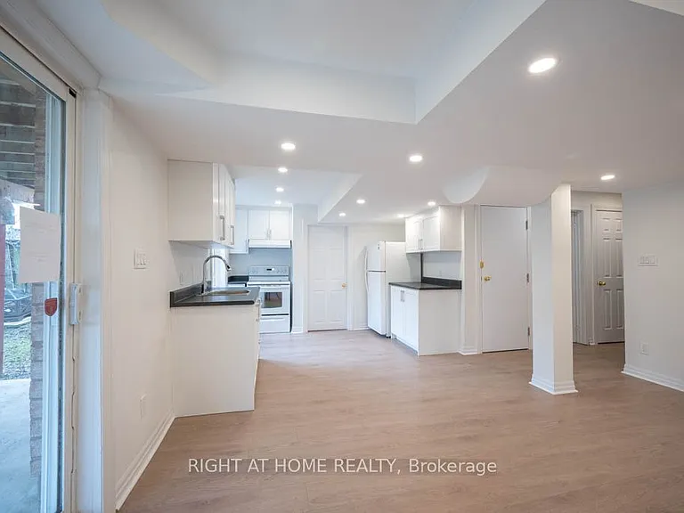 35 Echoridge Dr #BASEMENT — Photo 6