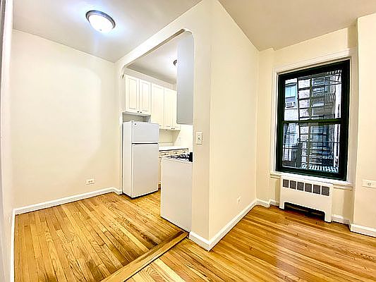 3rd image of 519 E 78th St APT 2B